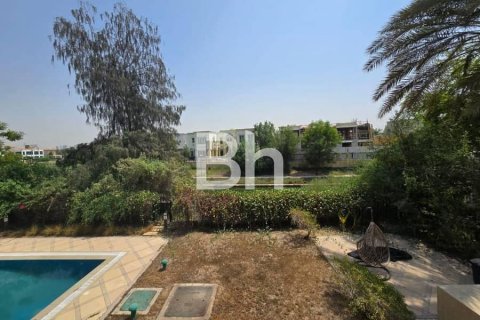 Villa in Jumeirah Islands, Dubai, UAE 4 bedrooms, 987 sq.m. № 643855 - photo 6