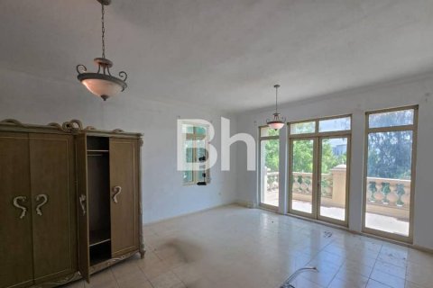 Villa in Jumeirah Islands, Dubai, UAE 4 bedrooms, 987 sq.m. № 643855 - photo 5