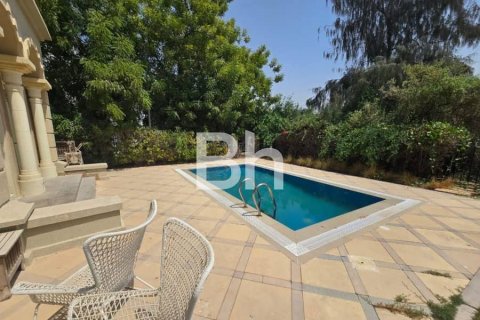Villa in Jumeirah Islands, Dubai, UAE 4 bedrooms, 987 sq.m. № 643855 - photo 11