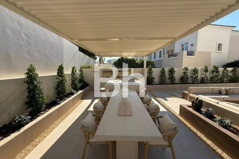 Villetta a schiera in vendita a Arabian Ranches, Dubai, EAU 2 camere da letto, 178 mq. № 643856 - foto 12