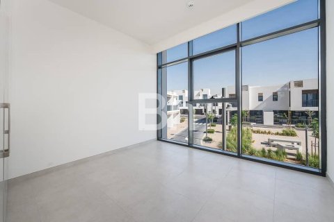 Adosado en alquiler en Arabian Ranches 3, Dubai, EAU 4 dormitorios, 265 m2 № 643854 - foto 15