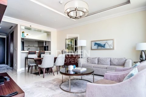 Apartment in Downtown Dubai (Downtown Burj Dubai), Dubai, UAE 2 bedrooms, 124 sq.m. № 684394 - photo 2