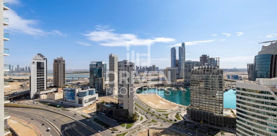 דירה ב Downtown Dubai (Downtown Burj Dubai), Dubai, איחוד האמירויות 2 חדרי שינה, 158 מ"ר מספר 684389