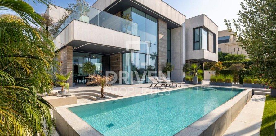 Villa en Jumeirah, Dubai, EAU 5 dormitorios, 898.47 m² № 741874