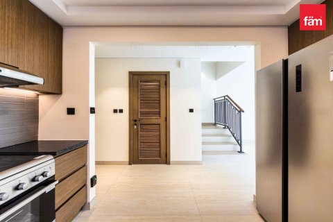 Müüa ridamaja asukohaga Dubai, AÜE: 5 magamistoaga, 219.7 m² Nr 723278 - pilt 15