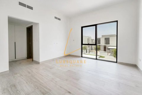 Вилла Al Furjan, Дубай, БАӘ-да 4 жатын бөлмелер, 480 м² № 729558 - фото 11