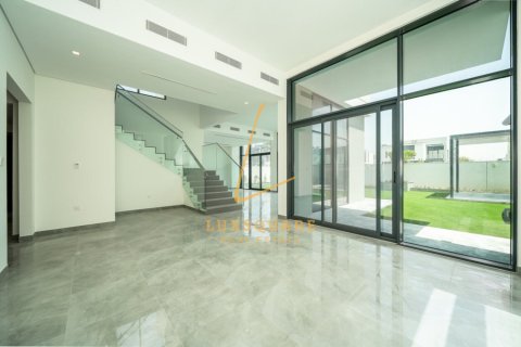 Вилла Al Furjan, Дубай, БАӘ-да 4 жатын бөлмелер, 480 м² № 729558 - фото 1