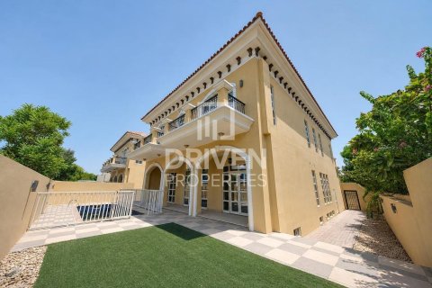 فيلا للإيجار في فيلات، دبي، الإمارات العربية المتحدة 5 غرفة نوم ، 445.93 متر مربع ، رقم 759590 - صورة 1