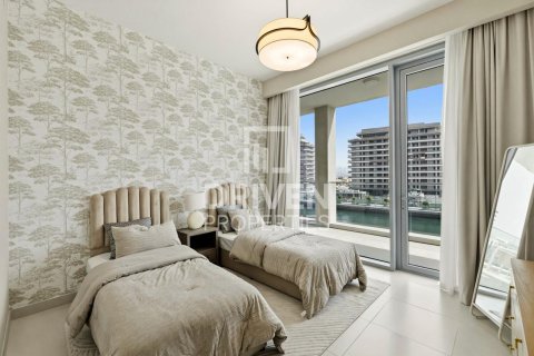 Apartment in Al Wasl, Dubai, UAE 2 bedrooms, 147.44 sq.m. № 756851 - photo 12