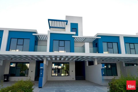 Kaupunkipientalo Dubai, Arabiemiraatit 5 makuuhuonetta, 144 m2 № 687551