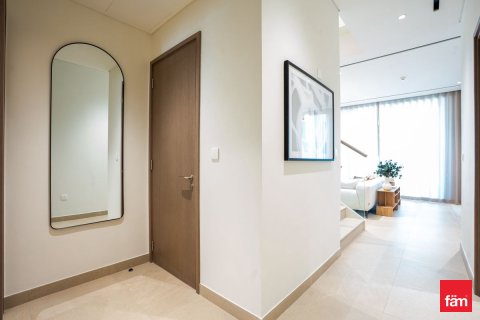 Villa para arrendamento em Dubai, EAU 4 quartos, 398 m2 № 687554 - foto 6