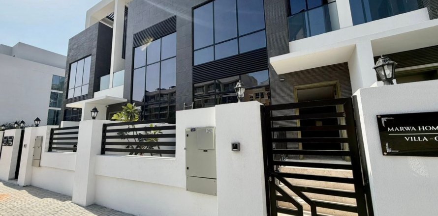 Villa en Dubai, EAU 4 dormitorios, 160 m² № 687552