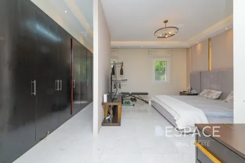 Villa en venta en Arabian Ranches, Dubai, EAU 4 dormitorios, 287 m2 № 737941 - foto 17