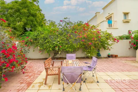 Villa en venta en The Springs, Dubai, EAU 2 dormitorios, 167 m2 № 737944 - foto 10