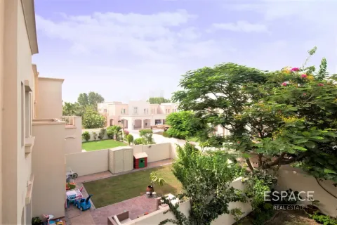 Villa en venta en The Lakes, Dubai, EAU 3 dormitorios, 237 m2 № 737947 - foto 7