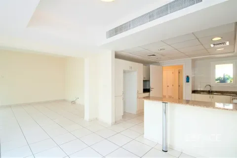Villa en venta en The Lakes, Dubai, EAU 3 dormitorios, 237 m2 № 737947 - foto 2