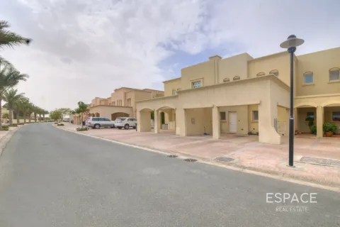 Villa en venta en The Lakes, Dubai, EAU 3 dormitorios, 237 m2 № 737947 - foto 8