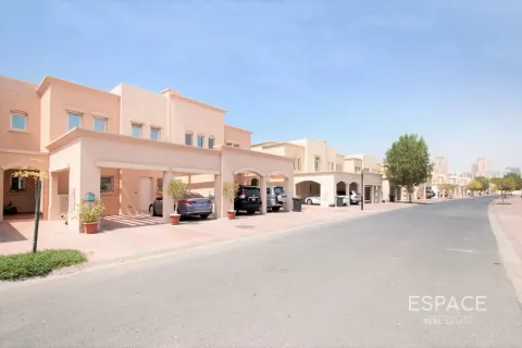 Villa en venta en The Lakes, Dubai, EAU 3 dormitorios, 237 m2 № 737947 - foto 9