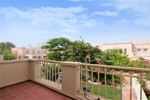 Villa en venta en The Lakes, Dubai, EAU 3 dormitorios, 237 m2 № 737947 - foto 6