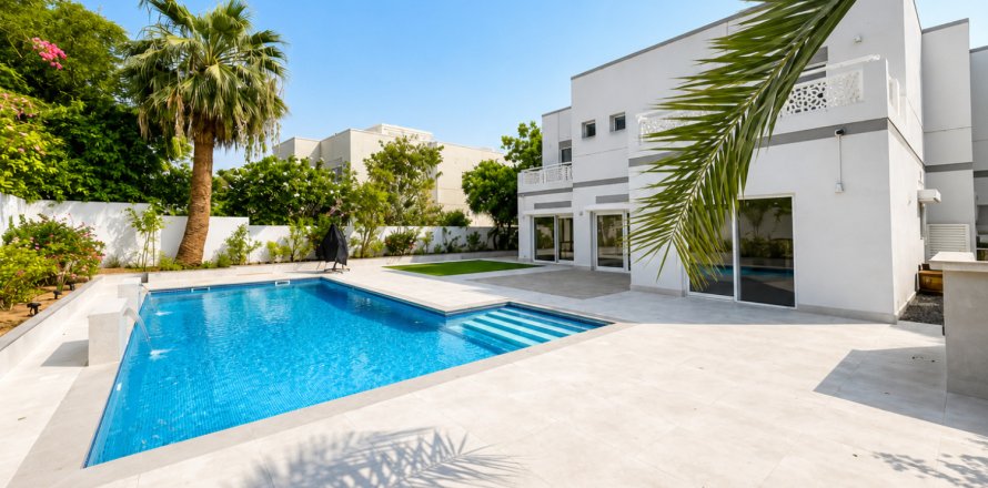 Villa i Meadows, Dubai, UAE 5 sovrum, 582.22 kvm Nr. 750091
