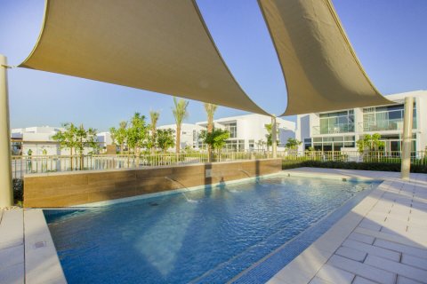 Shtëpi në qytet në Mudon, Dubai, Emiratet e Bashkuara Arabe 3 dhoma gjumi, 187 m2. № 679243 - Foto 28
