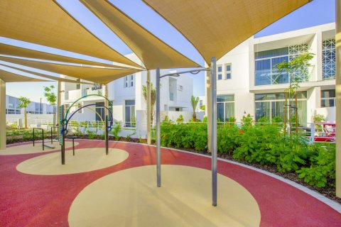 Shtëpi në qytet në Mudon, Dubai, Emiratet e Bashkuara Arabe 3 dhoma gjumi, 187 m2. № 679243 - Foto 25