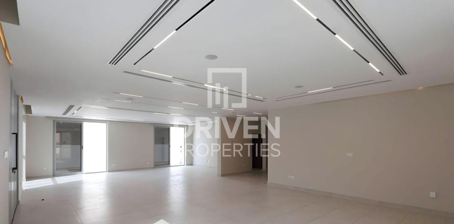 וילה ב Jumeirah, Dubai, איחוד האמירויות 4 חדרי שינה, 668.9 מ"ר מספר 747041