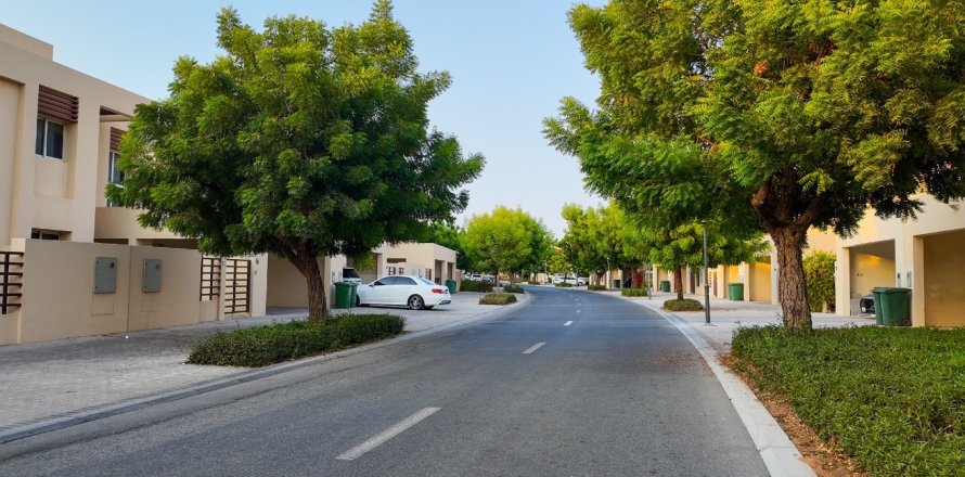 Ras Al Khaimah、UAEにあるタウンハウス 3ベッドルーム、316 m2 No734716