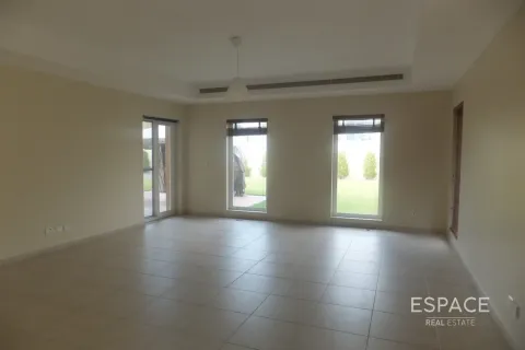 Villa para arrendamento em Arabian Ranches, Dubai, EAU 4 quartos, 367 m2 № 650242 - foto 4