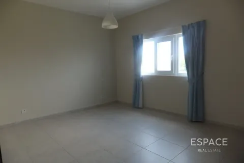 Villa para arrendamento em Arabian Ranches, Dubai, EAU 4 quartos, 367 m2 № 650242 - foto 9