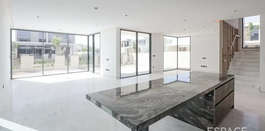 Villa i Tilal Al Ghaf, Dubai, UAE 5 sovrum, 527 kvm Nr. 650247