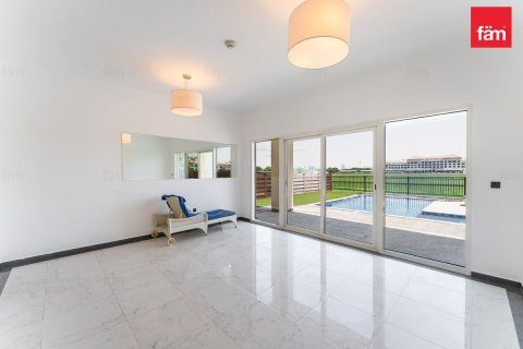 Müüa villa asukohaga Dubai, AÜE: 5 magamistoaga, 607.6 m² Nr 722356 - pilt 12