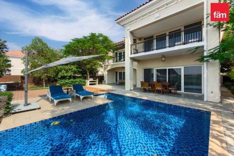Müüa villa asukohaga Dubai, AÜE: 5 magamistoaga, 607.6 m² Nr 722356 - pilt 4