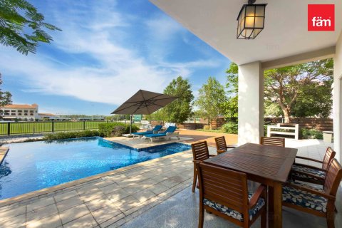 Müüa villa asukohaga Dubai, AÜE: 5 magamistoaga, 607.6 m² Nr 722356 - pilt 18