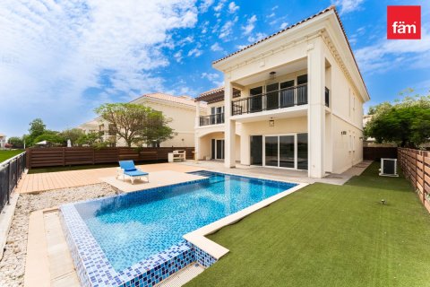 Villa a Dubai, EAU 5 camere da letto, 607.6 mq. № 722356