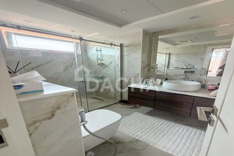 Vila v Jumeirah Park, Dubai, SAE 4 spálne, 504 m2 č. 706565 - Fotografia 10