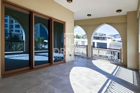 Apartment in Palm Jumeirah, Dubai, UAE 2 bedrooms, 181 sq.m. № 684165 - photo 11