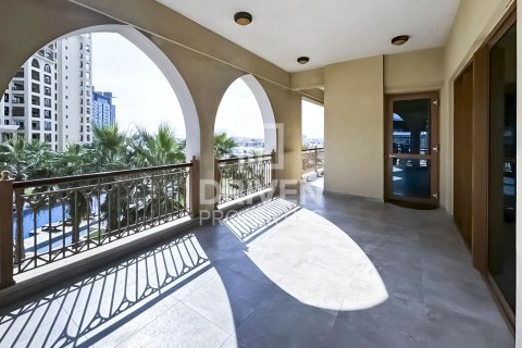 Apartment in Palm Jumeirah, Dubai, UAE 2 bedrooms, 181 sq.m. № 684165 - photo 10