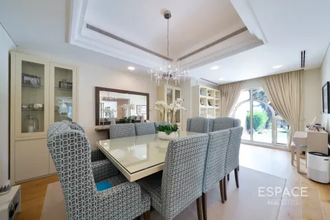 Vila u gradu Dubai Sports City, Dubai, UAE 6 spavaće sobe, 760 m2 Br. 737993 - Slika 5