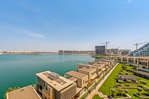 Al Raha Beach, Abu Dhabi, संयुक्त अरब अमीरात में अपार्टमेंट, 3 बेडरूम, 215.81 वर्ग मीटर, संख्या 749677 - फ़ोटो 1