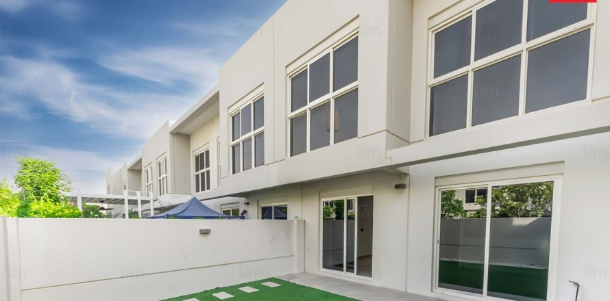 Townhouse in Dubai, UAE 3 bedrooms, 161 sq.m. № 702552