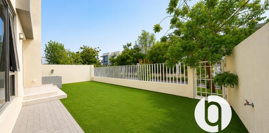 Villa Dubai Hills Estatejā, AAE 4 istabas, 271 m2 Nr. 720689
