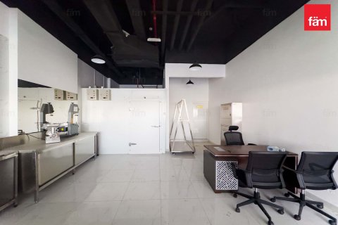 Kedai di International City, Dubai, UAE 86.2 meter persegi № 661801 - foto 5