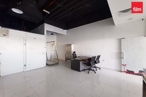 Kedai di International City, Dubai, UAE 86.2 meter persegi № 661801 - foto 4