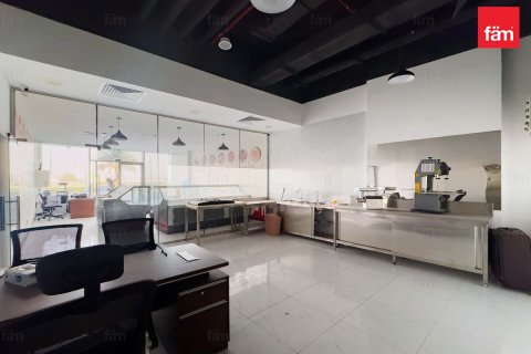 Kedai di International City, Dubai, UAE 86.2 meter persegi № 661801 - foto 9