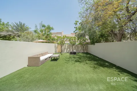 Villa te koop in The Springs, Dubai, VAE 2 slaapkamers, 153 vr.m., nr 661119 - foto 17