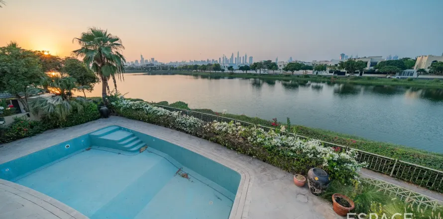 Vila v Meadows, Dubai, SAE 5 spální, 571 m2 č. 661118