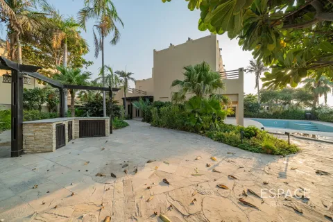 Vila v Meadows, Dubai, SAE 5 spální, 571 m2 č. 661118 - Fotografia 3