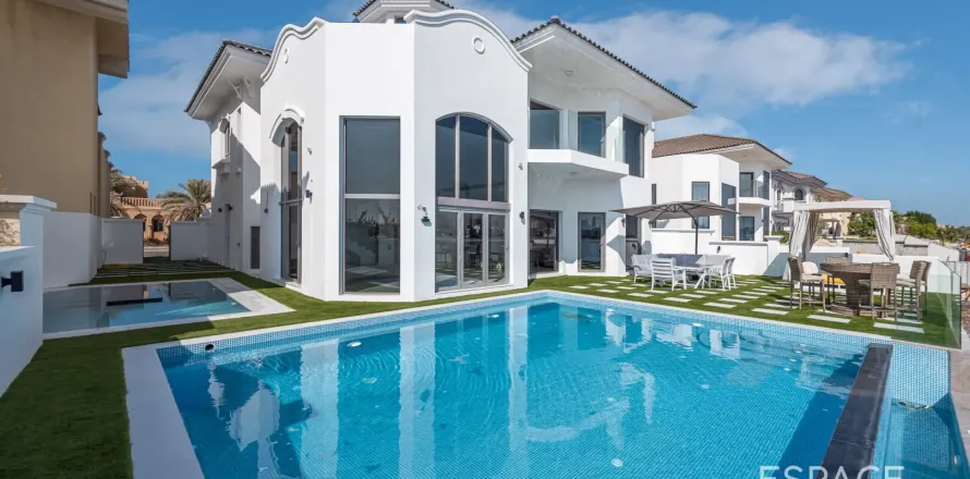 Huvila Palm Jumeirah, Dubai, Arabiemiraatit 4 makuuhuonetta, 511 m2 № 649765