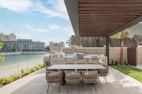 Villa sa Palm Jumeirah, Dubai, UAE 6 silid-tulugan, 1394 sq.m. № 649761 - larawan 17